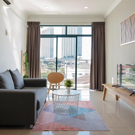 Golden View Serviced Apartments Tanjung Tokong Kültér fotó