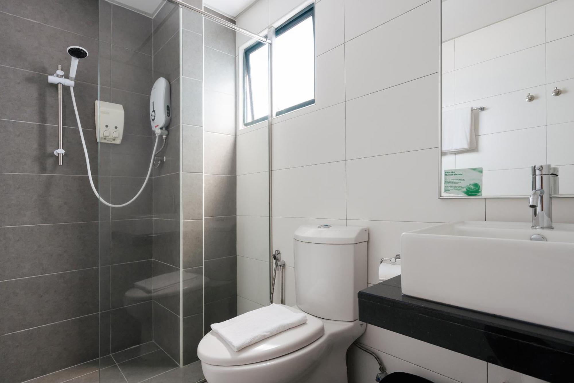 Golden View Serviced Apartments Tanjung Tokong Kültér fotó