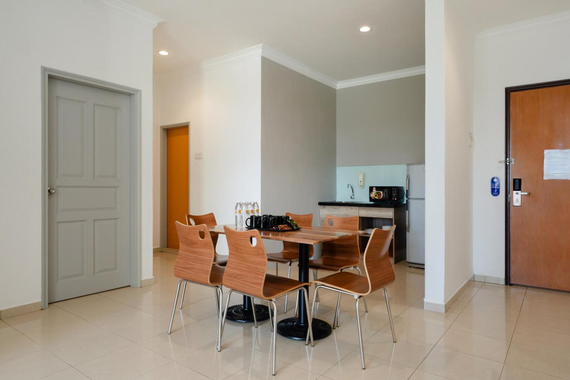 Golden View Serviced Apartments Tanjung Tokong Kültér fotó