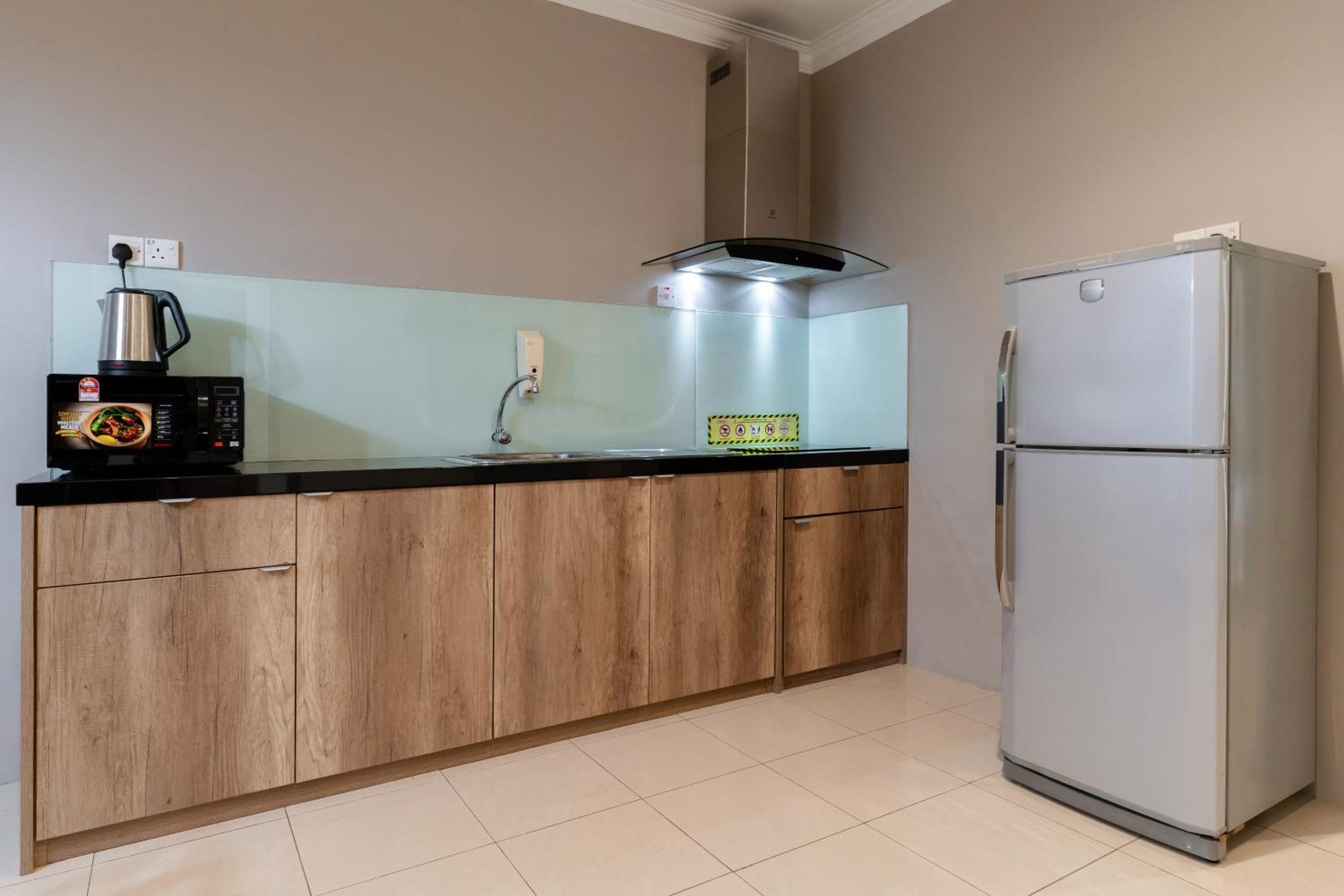 Golden View Serviced Apartments Tanjung Tokong Kültér fotó