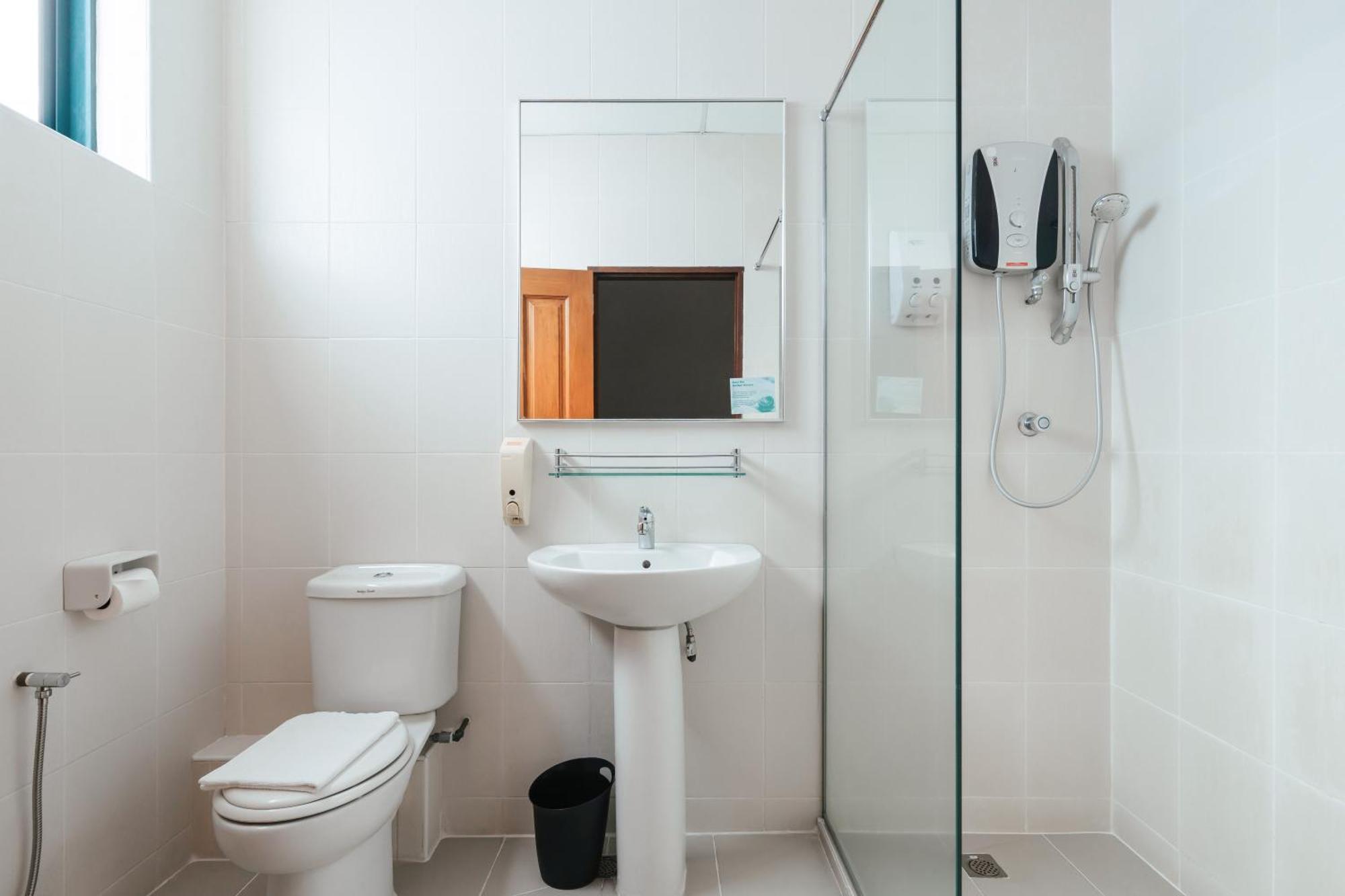 Golden View Serviced Apartments Tanjung Tokong Kültér fotó