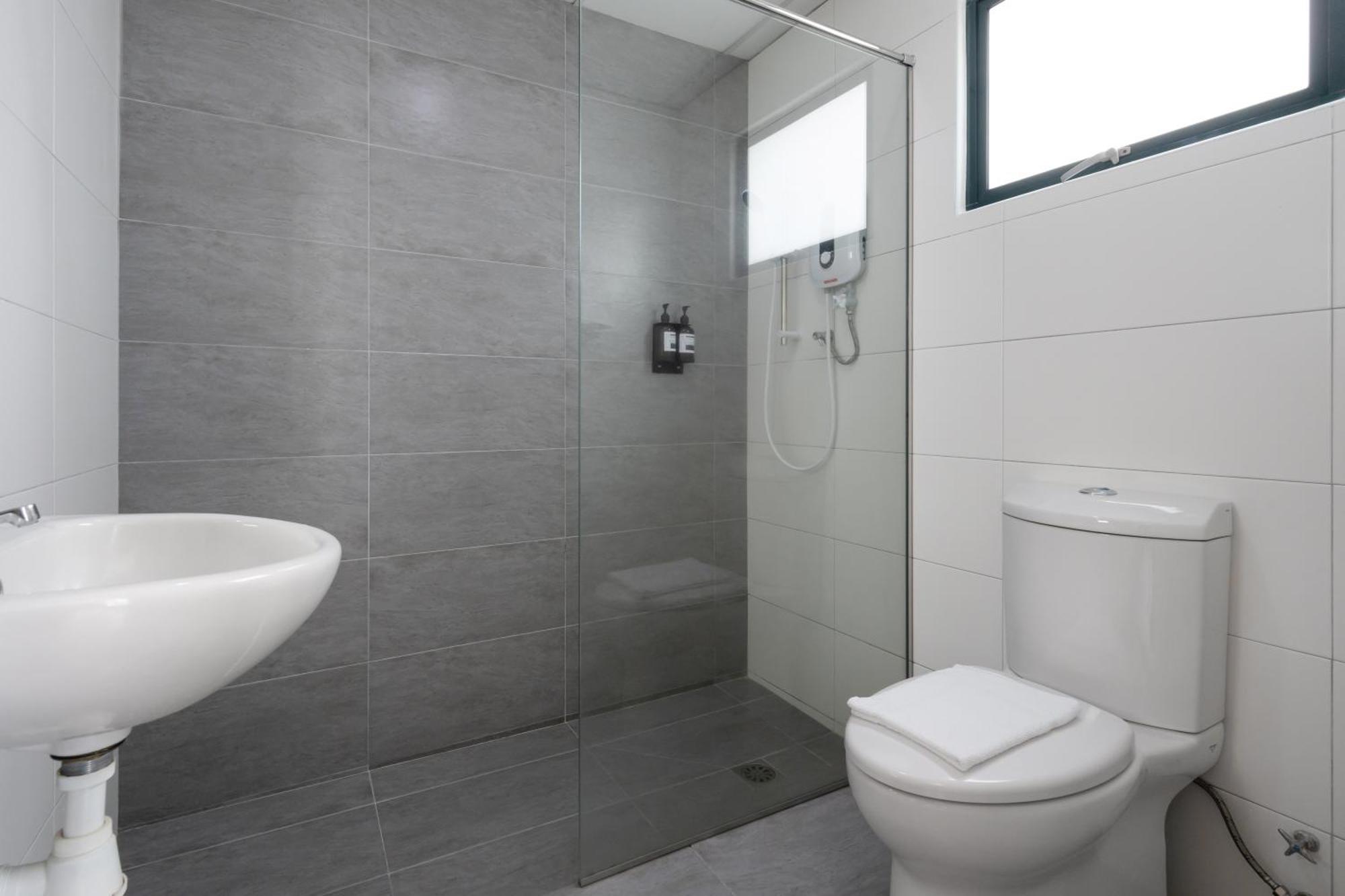 Golden View Serviced Apartments Tanjung Tokong Kültér fotó