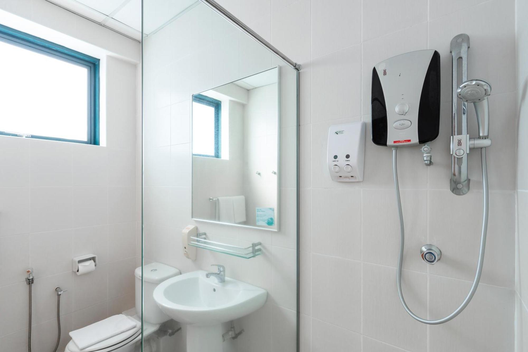 Golden View Serviced Apartments Tanjung Tokong Kültér fotó